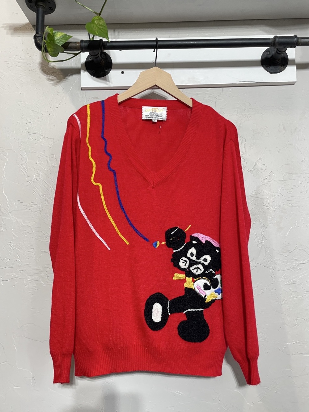 Vintage 90s’ V-neck Sweater with Cat/Feline Graphic Knit Design, Size L
